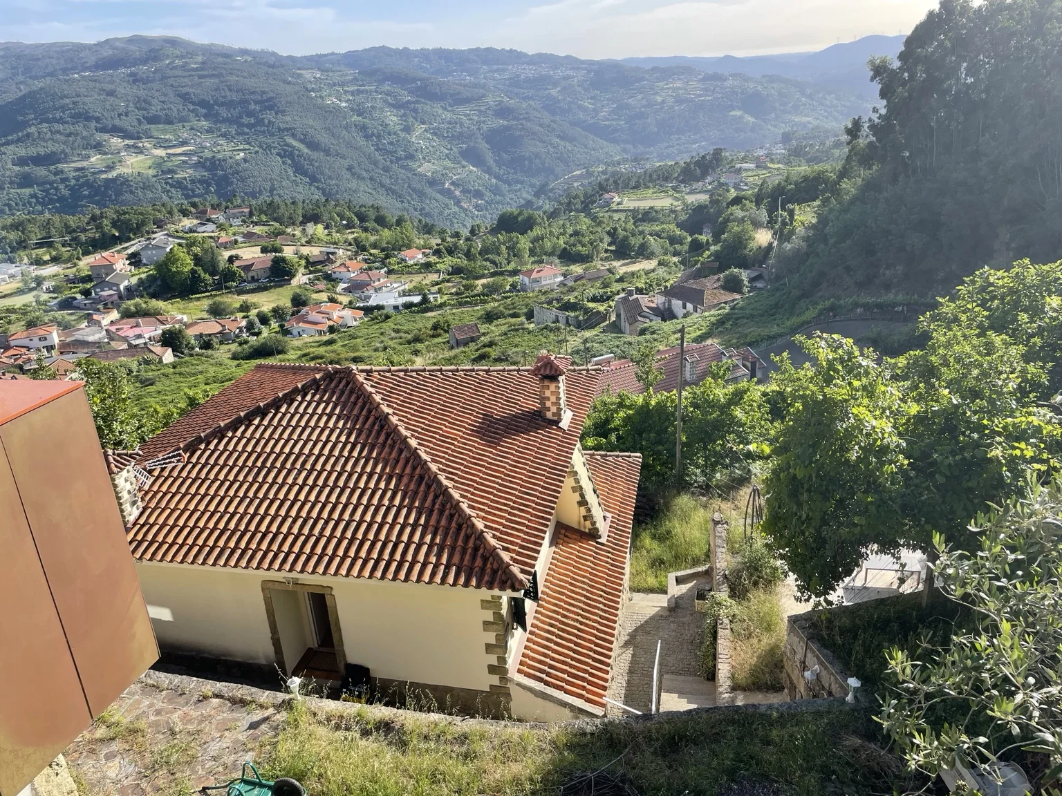 Villa Nora Velha en het uitzicht over de groene vallei